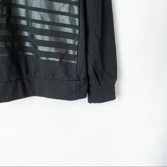 Fabletics Black Snowshoe Graphic Pullover Top - Picture 3 of 6